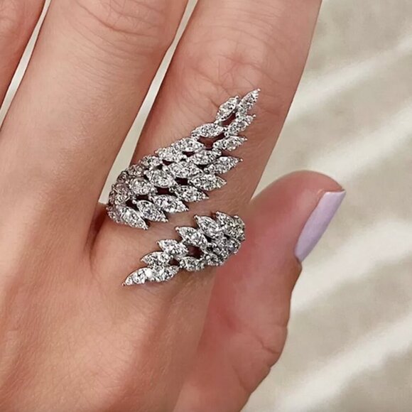 NEW 18k White Gold Diamond Ring Large Statement Wings Ring - Picture 5 of 7
